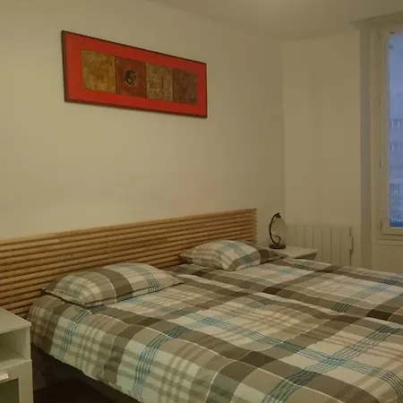 Charming Flat In - Villette