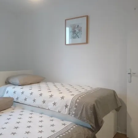 Apartment Charming Flat In - Villette